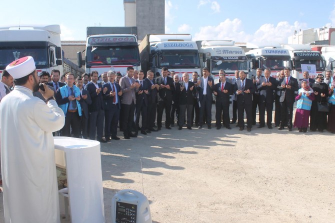 Mardin’den Suriye’ye 21 TIR un yardımı