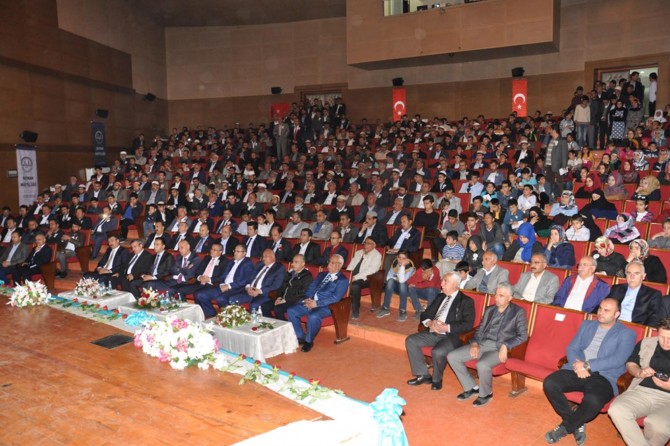 "Müslümanlar Peygamberi rehber edinmedikleri için sıkıntılar yaşıyor"