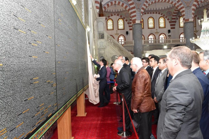"Tuvale nakşedilmiş sır" Dergah Camii'nde sergileniyor