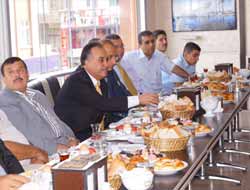 Hayırsever İşadamları Üniversite Öğrencileriyle Kahvaltıda Buluştu