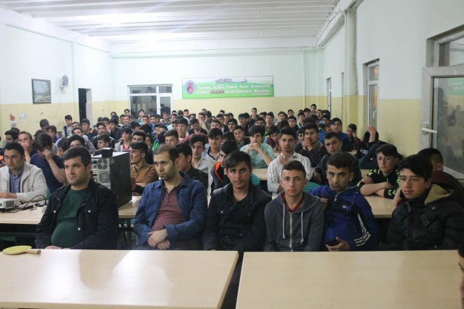 Lise öğrencilerinden Kutlu Doğum etkinliği