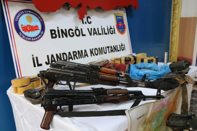 Bingöl'de sığınakta silah ve mühimmat ele geçirildi