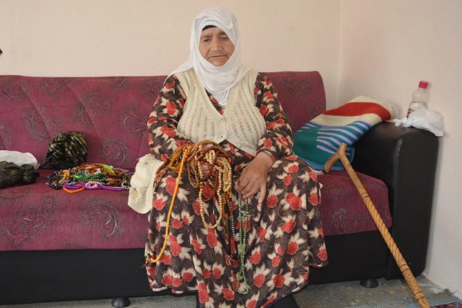 Batman'da yaşlı teyzeden salâvat kampanyasına büyük destek