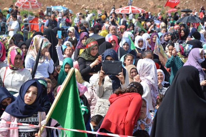 “Hz. Muhammed mîmarekî ku bi şikleke herî xweşik însanetiyê terbiye dike ye”