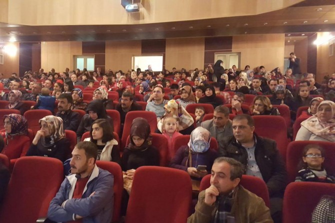 "Peygamber anlayışını çocuklarımıza vermeliyiz"