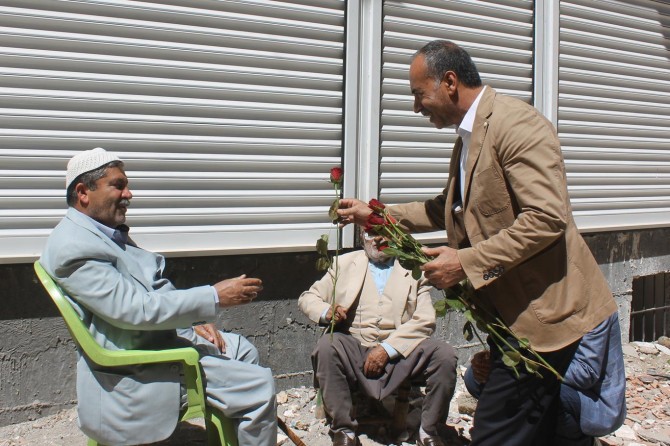 Ji ber minasebeta Wîladeta Pîroz gul hatin belavkirin