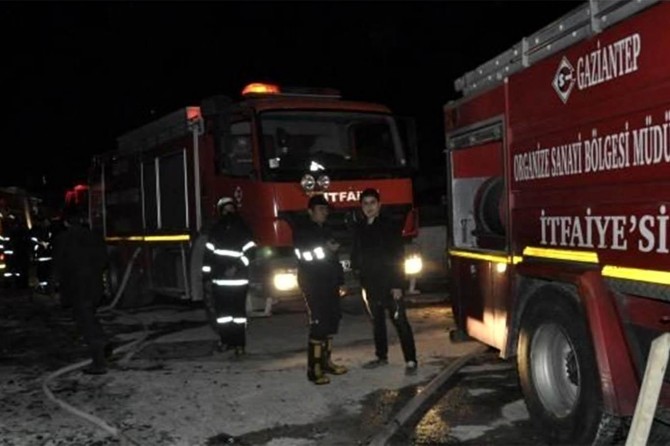 Tekstil fabrikasında çıkan yangın korkuttu