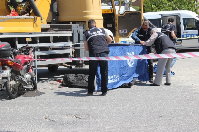Kamyonun çarptığı motosiklet sürücüsü hayatını kaybetti