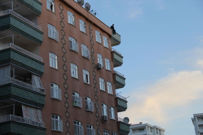 İntihar etmek isteyen kişi son anda ikna edildi