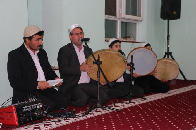 "Peygamberin hayatını çocuklarımıza öğretmeliyiz"