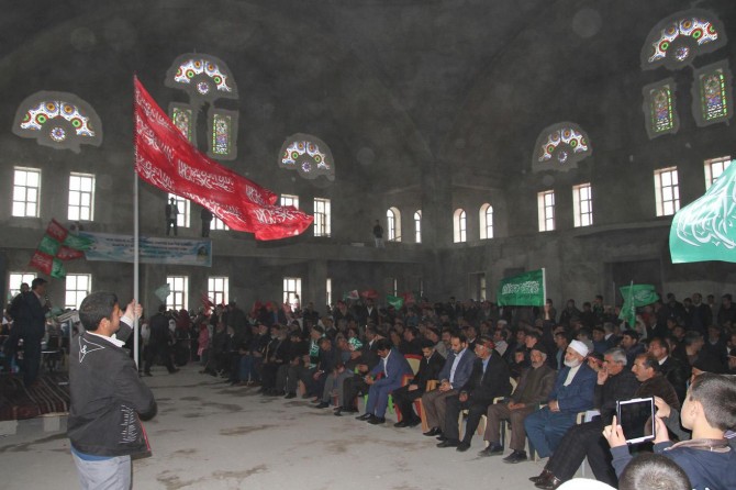 Arakonak beldesinde Kutlu Doğum coşkusu