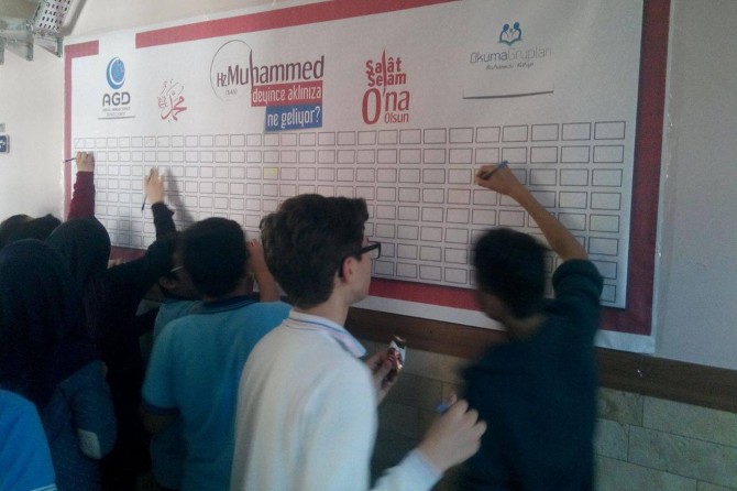 Okullara "Hz Muhammed deyince aklınıza ne geliyor?" panosu asıldı