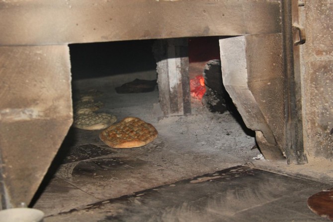 "Ucuza kaçmak için ekmeğin doğasıyla oynuyorlar"