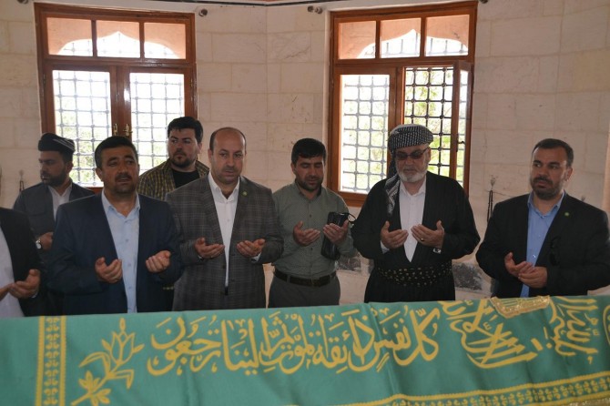 Komela İslami Partisi Hz Eyyüp türbesini gezdi