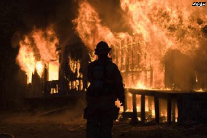 İstanbul'da plastik imalathanesinde yangın