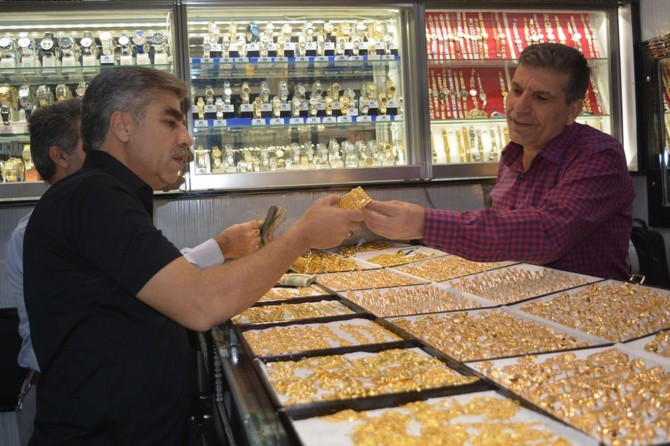 Altın fiyatlarındaki düşüş piyasayı hareketlendirdi