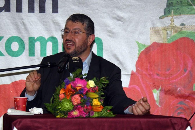 "Ümmet Peygamber'in adının etrafında toplanınca vahdet de sağlandı"