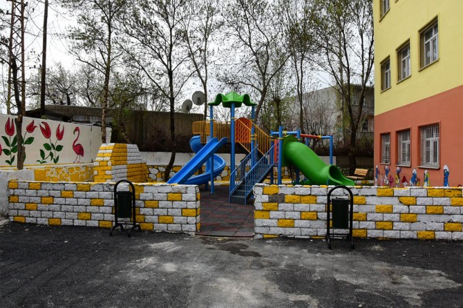 Van İpekyolu Belediyesinden okullara oyun parkı