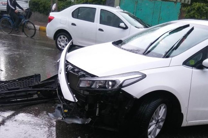 Batman'da Çevre Şehircilik İl Müdürlüğü civarında trafik kazası: 1 yaralı