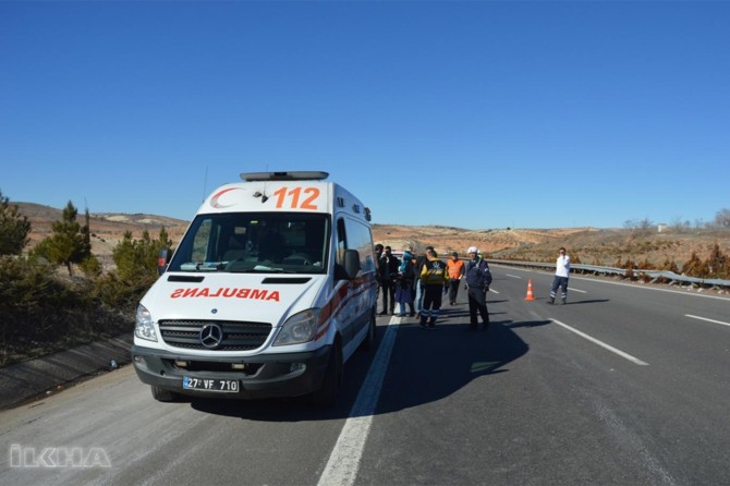 Mînîbûsa rêwiyan gindirî şarampolê: 2 jê giran 7 birîndar