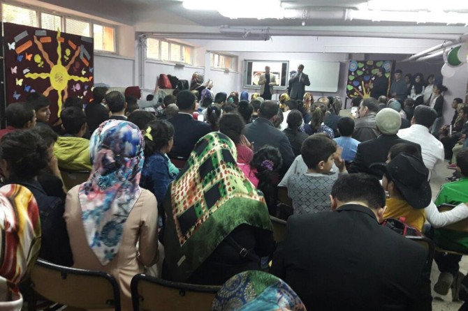 İşitme engellilerden Kutlu Doğum etkinliği