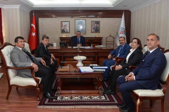 Vali Deniz: Yatırımcılara her türlü kolaylık sağlanacak