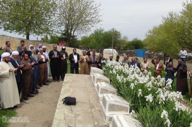 Heyeta ku ji derveyî welêt hatibû Şehîdiyên Qerecdaxê ziyaret kir