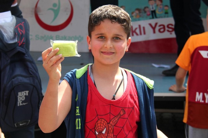 "Hastalıklardan korunmanın en ucuz yolu sabunla el yıkamadır"