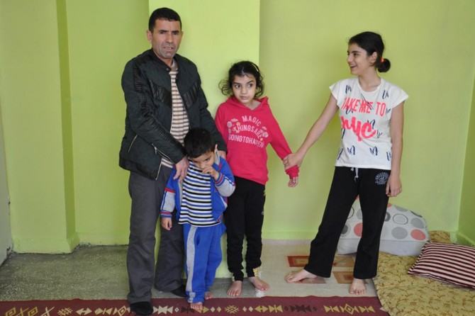 Çocukları engelli olan Suriyeli aile yardım bekliyor