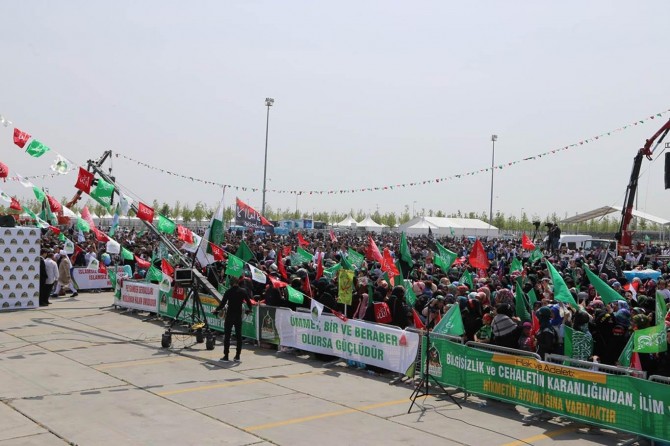 İstanbul Kutlu Doğum etkinliği büyük bir coşkuyla başladı