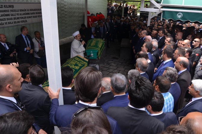 Abdullah Gül'ün babası son yolculuğuna uğurlandı