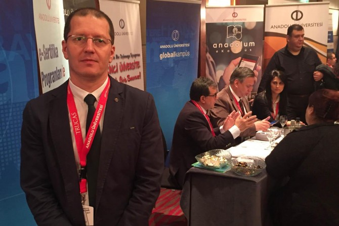 Köln'deki fuarda Anadolu Üniversitesi AÖF'e yoğun ilgi