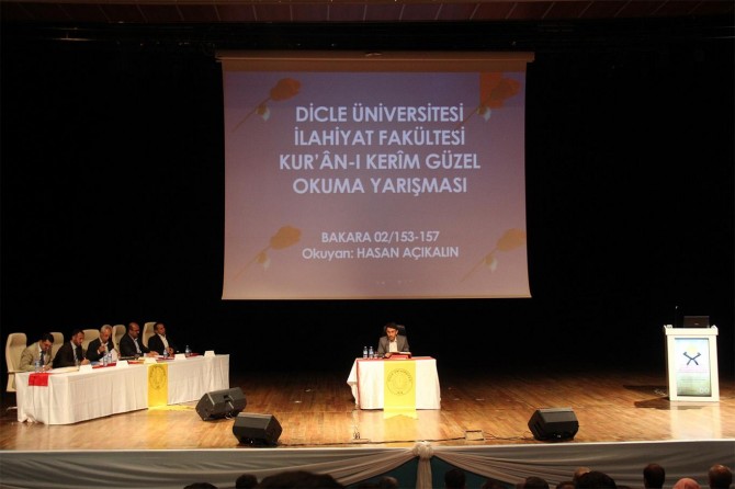 İlahiyat öğrencileri arasında Kur’an'ı güzel okuma yarışması düzenlendi