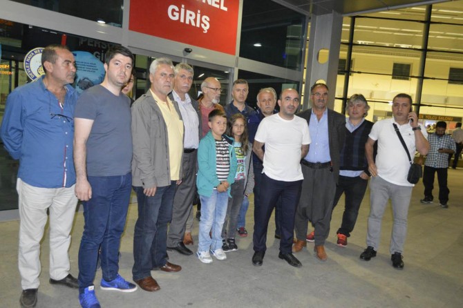 Mağdur yolculardan uçak firmasına tepki