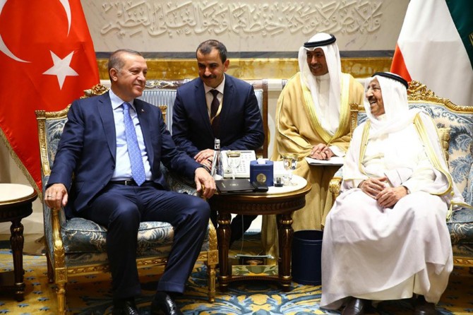 Cumhurbaşkanı Erdoğan Kuveyt Emiri El Sabah ile görüştü