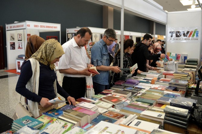 Gaziantep’te kitap fuarı açıldı