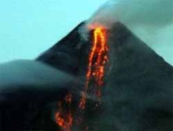 San Cristobal Yanardağı Faaliyete Geçti