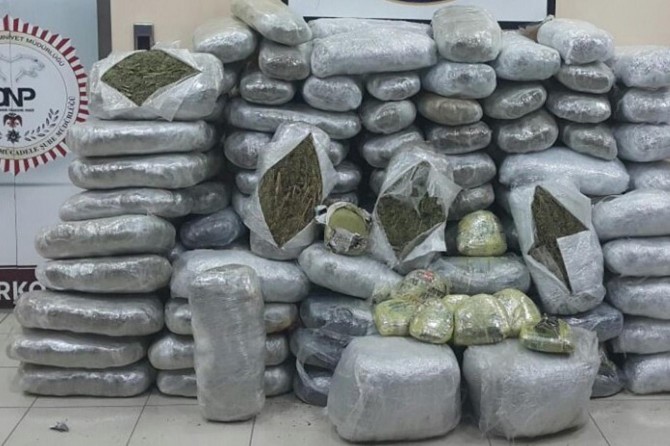 Diyarbakır'da yüklü miktarda uyuşturucu ele geçirildi