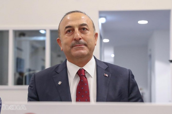 Çavuşoglu ji qerara DYAyê ya ji YPGê re dayîna çekên giran re bertek nîşan da