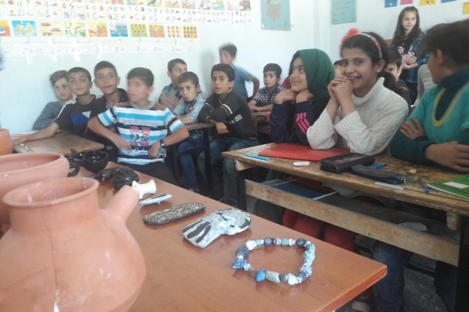 Köy okullarında okuyan çocuklar müze ile tanıştırıldı