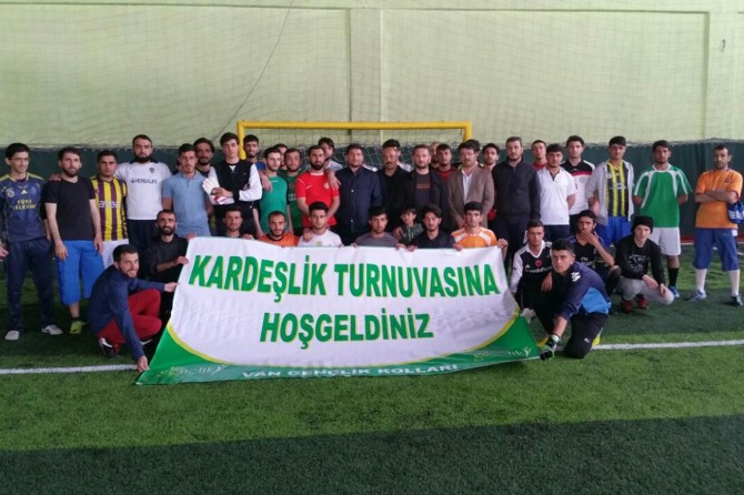 HÜDA PAR Gençlik Kollarından kardeşlik futbol turnuvası