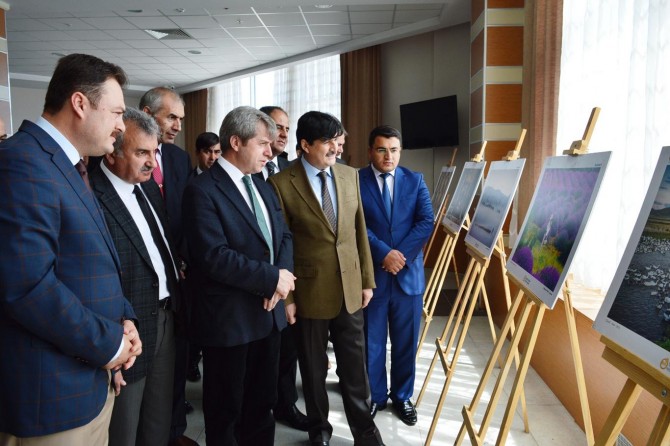 Bitlis’te tarım ve insan konulu fotoğraf sergisi açıldı