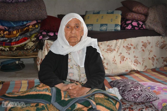 Ev 20 sal e ku bi tena serê xwe hewil dide di maleke yekodayî de bijî