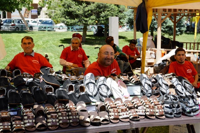 Engellilerden sergilerine gerekli desteğin verilmemesine tepki