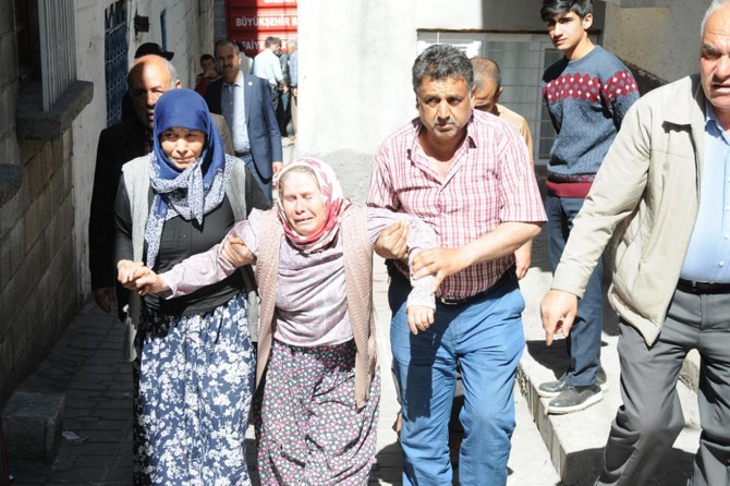 Ateşe verdiği evde dumandan öldü iddiası