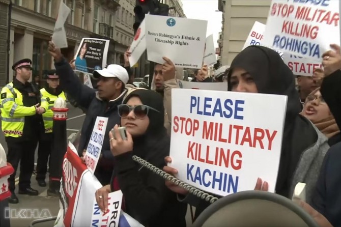 Myanmar State Counselor protested in London