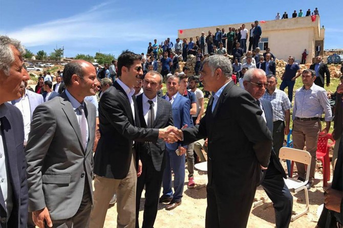 Mardin Derik’te 2 aile arasındaki husumet barışla noktalandı foto