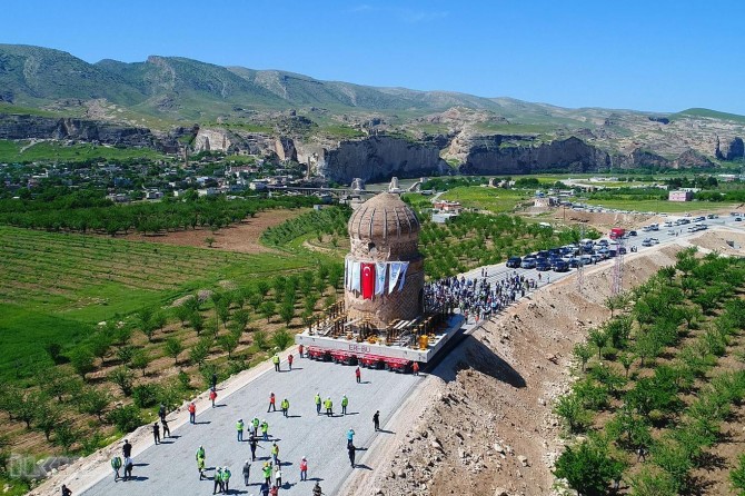 Neqilkirina Turbeya Zeynel Beg ji hewayê hat qeydkirin