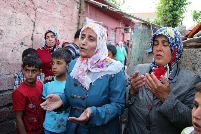 Acılı anne oğlunun ölüm haberini aldı