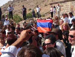 Bu Ne Biçim Ayin(!)